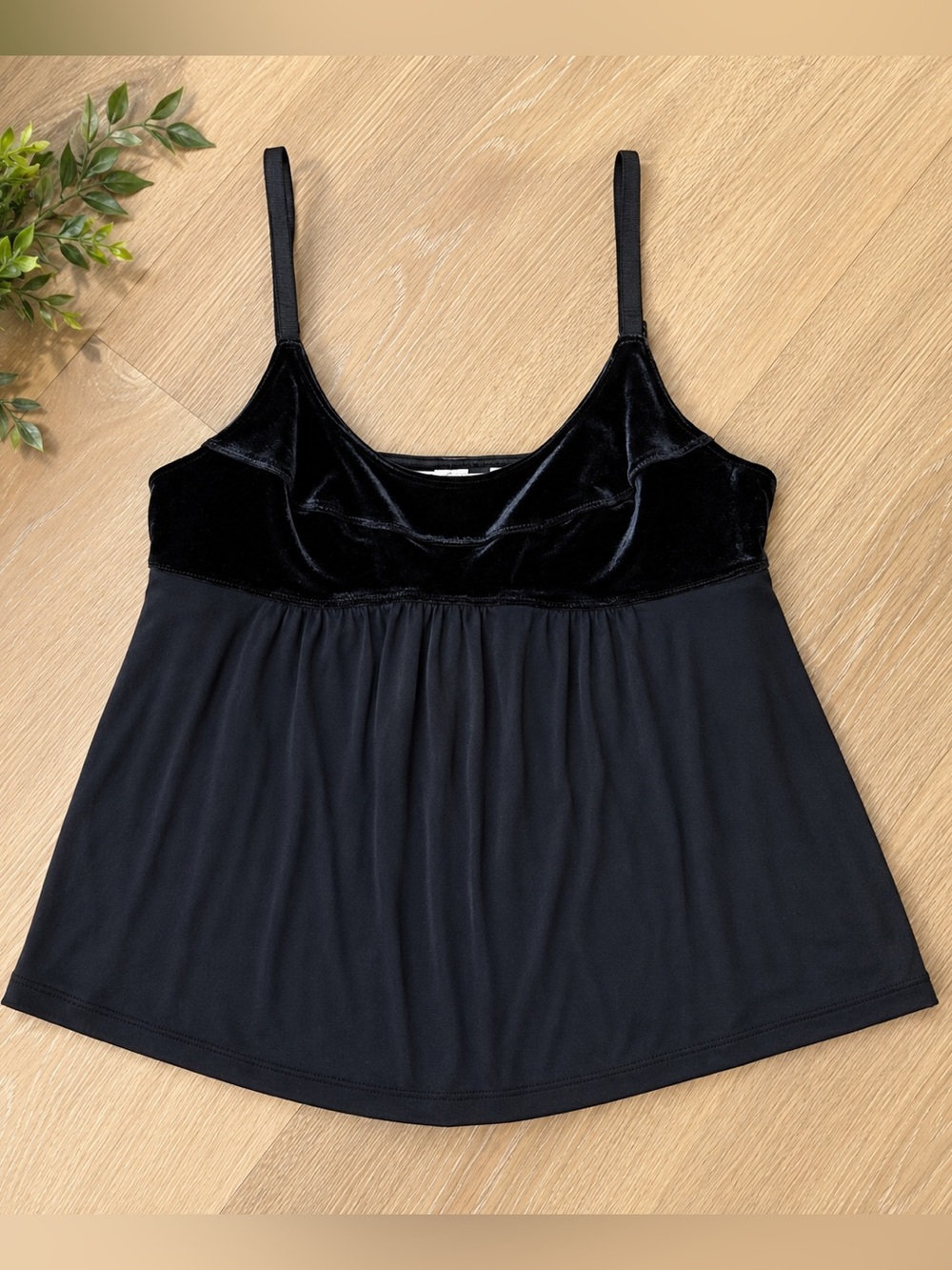 Victoria's Secret Angels Black Camisole with Velvet Trim Women’s small